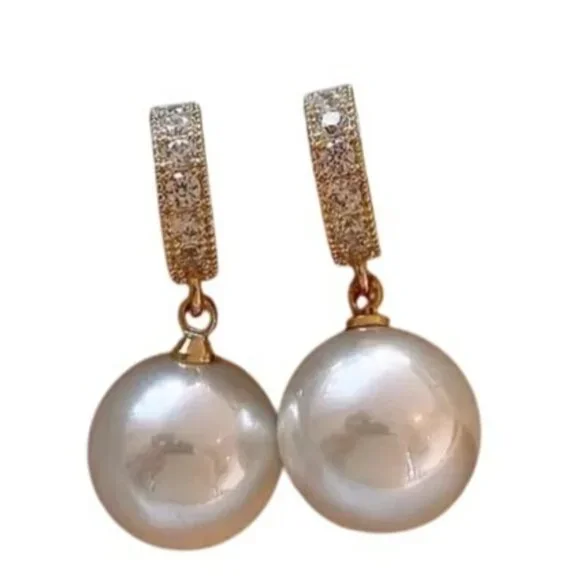 2/$24 Dainty Dressy Retro French Style Pearl Style Earrings - Picture 3 of 5